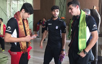 گزارش تصویری | ورود تیم ملی به هند و استقبال ویژه ایرانی‌ها