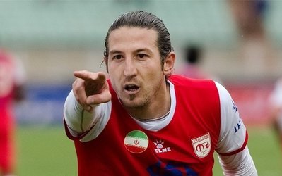 تیموریان: صدرنشینی در لیگ برتر هیچ لذتی ندارد / هنوز مشخص نيست كه فصل آينده در كدام تيم خواهم بود