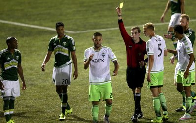 جریمه سنگین دمپسی به خاطر پاره کردن دفترچه داور!