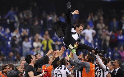 سری‌آ | سامپدوریا 0 - یوونتوس 1 / بـانـوی‌پیــر رسمـاً قهـرمـان سـری‌آ شـد + چیدمان دو تیم و ویدئوی مسابقه