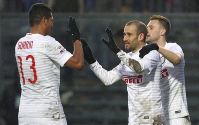 سری‌آ | آتالانتا ۱ - اینترمیلان ۴ / رم ۰ - پارما ۰ / روزهای خوش نراتزوری سر رسید / جالوروسی از صدر عقب ماند + چیدمان، گزارش تصویری و ویدئوی مسابقه