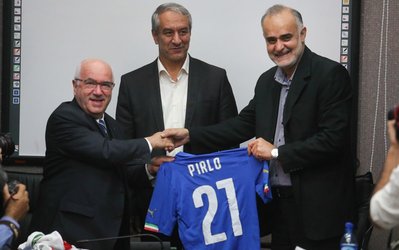 نبی و آیت‌اللهی ماندنی شدند