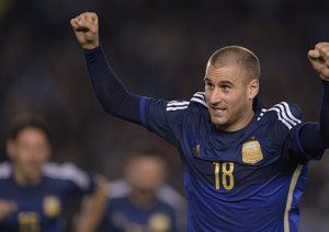 رودریگو سباستین پالاسیو|شادمانی رودریگو پالاسیو از آرژانتین بعد از گلزنی مقابل ترینداد و توباگو.