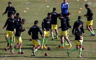 حاشیه‌های تمرین تیم ملی | حاج‌صفی زیر دست و پا ماند، کاور منتظری پاره شد