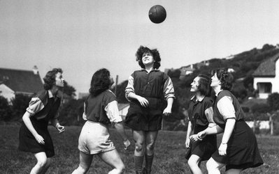 رازهای عجیب تاریخ فوتبال زنان انگلستان