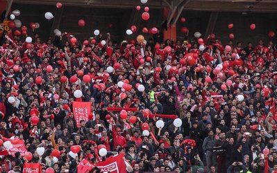 حاشیه‌های تراکتور - الاهلی / تعجب خبرنگار اماراتی از گنجایش بالای استادیوم یادگار امام (ره) تبریز