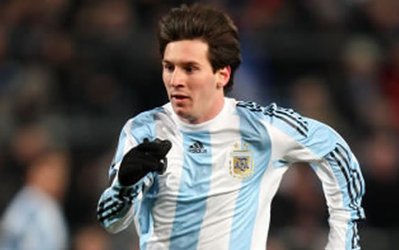 آشنایی با مهارت های شگفت انگیز ترین فوتبالیست جهان