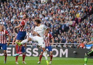 دیگو گودین|دیگو گودین برای باز کردن دروازه ی کاسیاس به هوا می پرد.