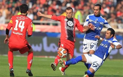 حسینی:‌ من کوتاه آمدم اما باشگاه نه/ شانس پیوستنم به الاهلی بیشتر از الجیش است