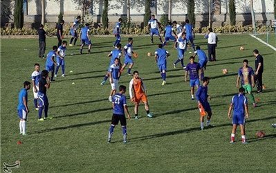 حضور بازیکن ارمنی و بحث داغ بازی ایران و نیجریه در تمرین استقلال