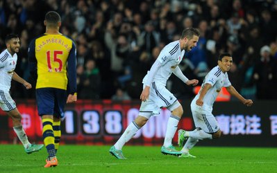 لیگ جزیره | سوانزی 2 - آرسنال 1 / شاگردان ونگر پیروزی را با شکست عوض کردند!