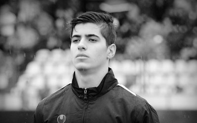 مجوز بازی عزت‌اللهی از سوی فدراسیون فوتبال اسپانیا صادر می‌شود