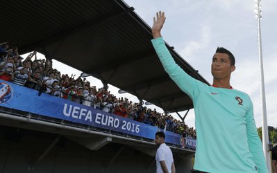 پله شانسی برای رونالدو در یورو 2016 نمی بیند