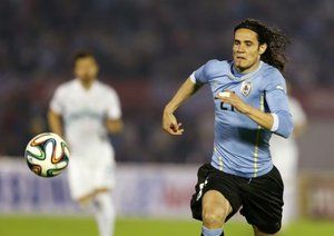 ادینسون کاوانی|استارت سریع ادینسون کاوانی برای گرفتن توپ مقابل اسلوونی.