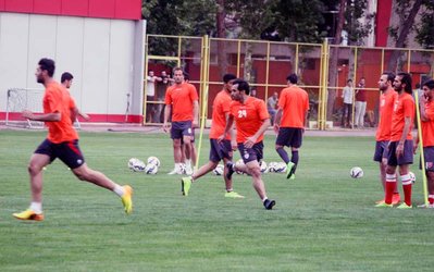 حاشیه‌های تمرین پرسپولیس | برانکو دستش را برای الهلال رو نکرد، خانزاده درفشی‌فر را ترک کرد