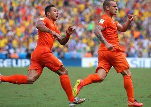 وسلی اشنایدر|خوشحالی وسلی اشنایدر ، هافبک هلند بعد از گلزنی مقابل مکزیک.