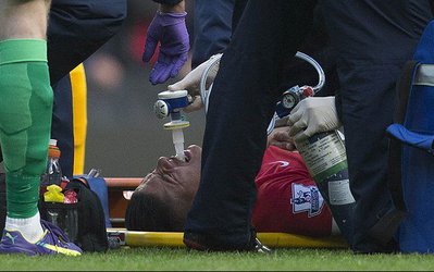 مدافع منچستریونایتد سه ماه خانه‌نشین شد