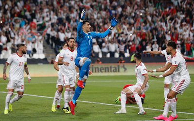 علی بیرو بالاتر از دخیا و آلیسون بکر