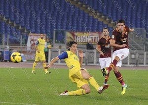 رم 1-0 کیه وو / هفته ی دهم|رم در غیاب فرانچسکو توتو یک بر صفر کیه وو را از پیش رو برداشت.