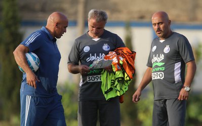 چینی و دوستاره کنار گذاشته شدند / غیررسمی: منصوریان تا دربی می‌ماند