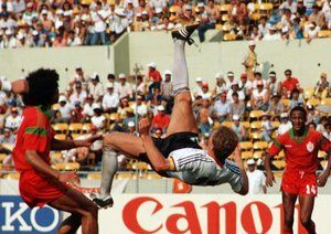 جام جهانی 1986|مونتری، مکزیک، 17 ژوئن، کارل هاینتس رومنیگه از آلمان حین دیدار برابر مراکش در 17 ژوئن 1986، مونتری، مکزیک.