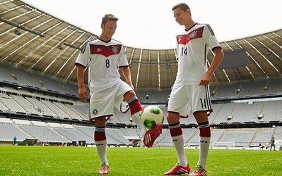 آمار روز | آدیداس رکورد زد / فروش 2 میلیونی پیراهن تیم ملی آلمان