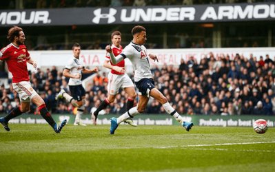 حفظ فاصله ی تاتنهام با روباهان پس از شکست یونایتد در شش دقیقه