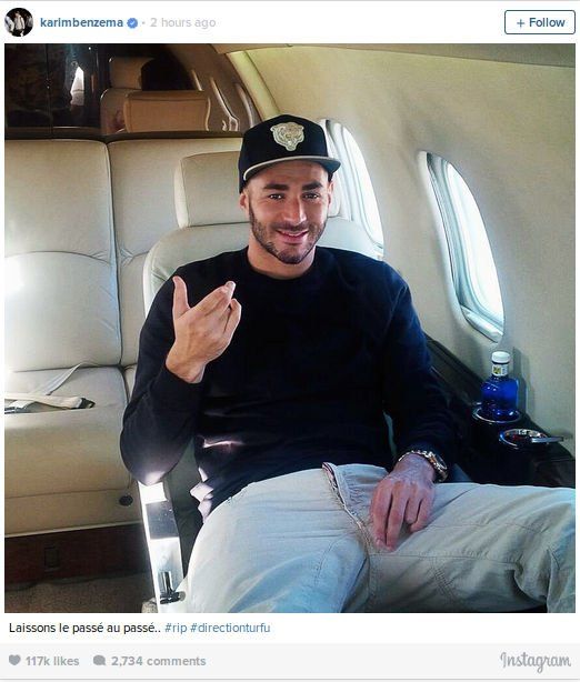 Karim Benzema - Instagram - Airplane - 1394-05-06.Jpg