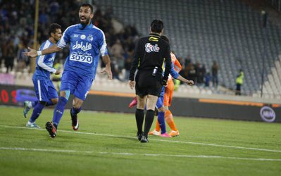 اتفاق روز | منصوریان ستاره فصل پیش را از لیست استقلال خارج کرد