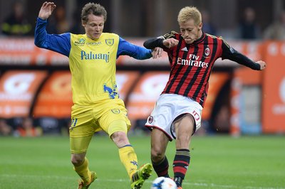 آث ميلان 	2 - 0 	كيه وو/هفته ششم سری آ