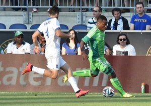 امنکه|تلاش امنکه برای پیشروی به سمت دروازه یونان.