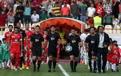 حاشیههای پرسپولیس - ذوبآهن | تماس گلمحمدی با سکو و پنالتی که به طارمی نرسید