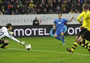 هوفن هایم ۲-۲ دورتموند / هفته ی شانزدهم|تساوی دورتمند اختلاف این تیم را تا صدر جدول به 12 امتیاز رساند.