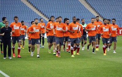 حضور نژادفلاح در تمرین و دعوت رسمی از پیشکسوتان