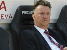 لوئیس فان خال: وین رونی در ترکیب اصلی قرار نخواهد گرفت، مگر این که در تمرینات خودش را نشان دهد