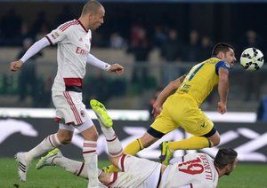 برخورد بازیکنان|کیه وو 0 - 0 میلان / سری آ