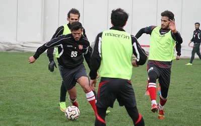 گابریل از حضور در تمرین پرسپولیس خودداری کرد / قهر هافبك برزيلی تا دريافت مطالباتش