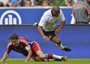 ون بومل|ستاره های بایرن مونیخ 3-3 ستاره های منچستر یونایتد / دیدار دوستانه