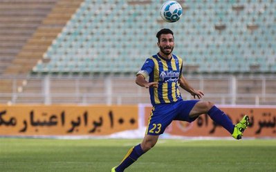 بی‌خبری شجاعیان از توافق استقلال و گسترش فولاد/ او دوست دارد پرسپولیسی شود؟