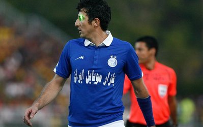 لیگ برتر | حاشیه‌های پدیده - استقلال / درگیری تیموریان و همدانی با مسئولان ورزشگاه ثامن/ پای نیروی انتظامی هم به وسط آمد