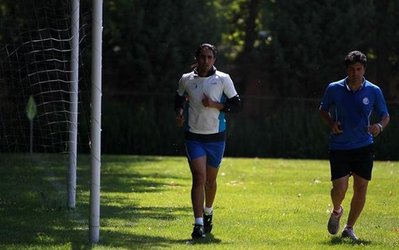 کرار در تمرین استقلال حاضر شد