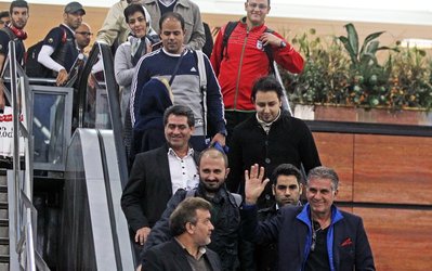 گزارشی از یک استقبال | «کی‌روش» با تشویق آمد٬ با «سلفی» رفت