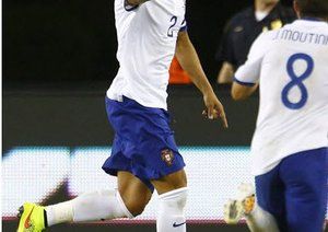 برونو ادواردو ریگوف آلوٍز|شادمانی برونو آلوز بعد از گلزنی مقابل مکزیم.