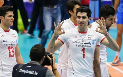 عکس روز | خوشحالی ملی‌پوش والیبال پس از برتری پرسپولیس در دربی 79