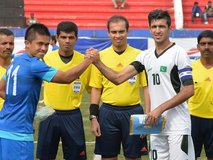 فوتبال: یک نیروی متحدکننده میان دو رقیب