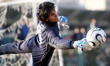 مهار پنالتی پیام صادقیان توسط وحید طالب لو