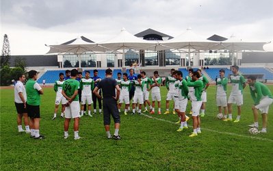 برگزاری اولین تمرین ذوب آهن زیر باران شدید کوالالامپور+ عکس