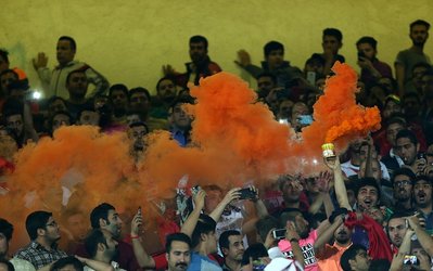 احتمال محرومیت پرسپولیس برابر الهلال با تکرار پرتاب نارنجک در استادیوم آزادی