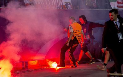 اعتراض اتلتیکومادرید به یوفا به خاطر پرتاب نارنجک