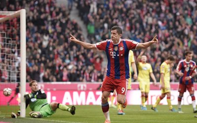 بوندسلیگا | بایرن 4 - هوفنهایم 0 / پادربورن 2 - دورتموند 2 / بایرنی‌ها به 30 رسیدند / دورتموند پیروزی را با تساوی عوض کرد!